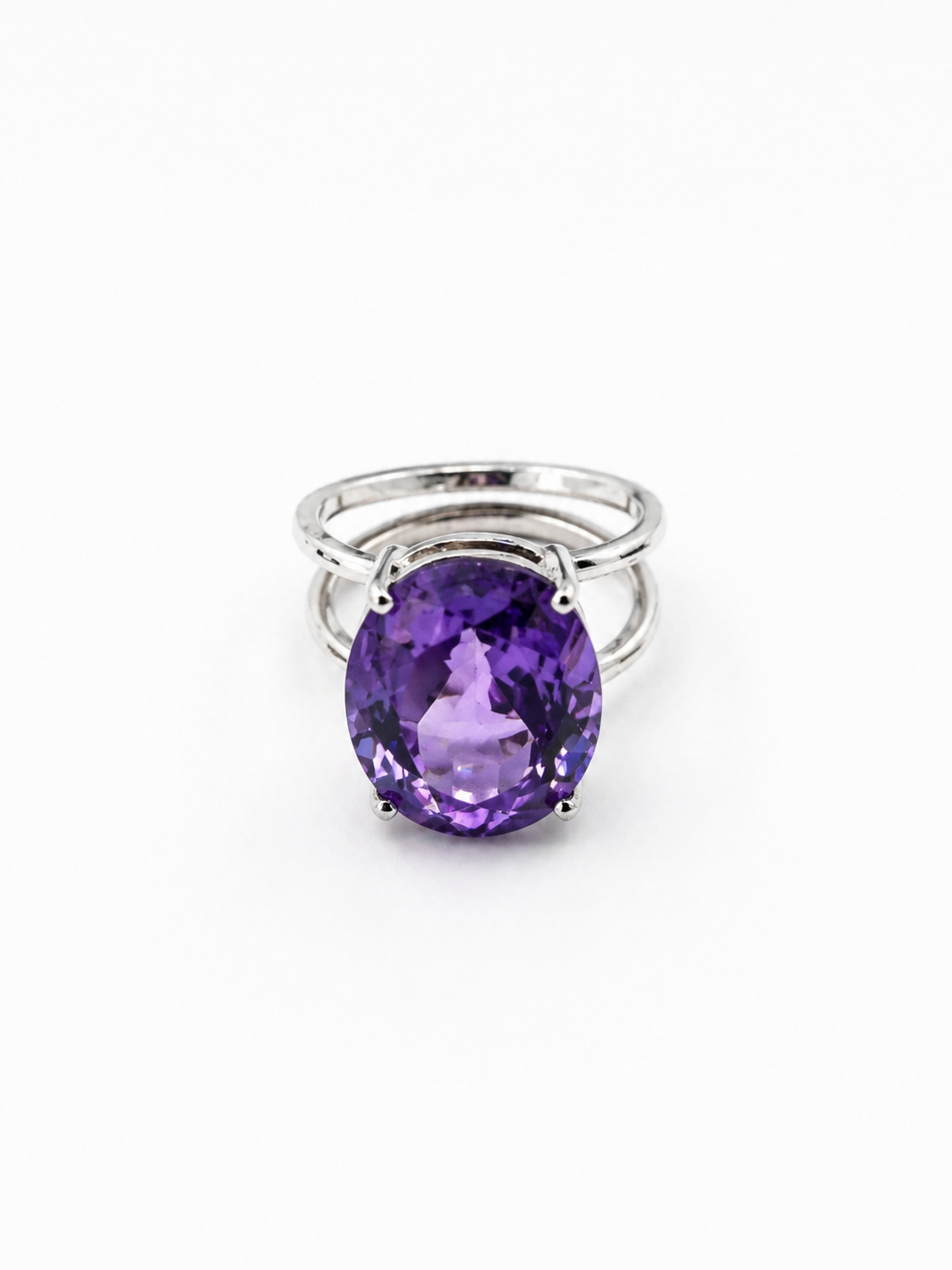 Anillo de Amatista facetada oval con plata 925