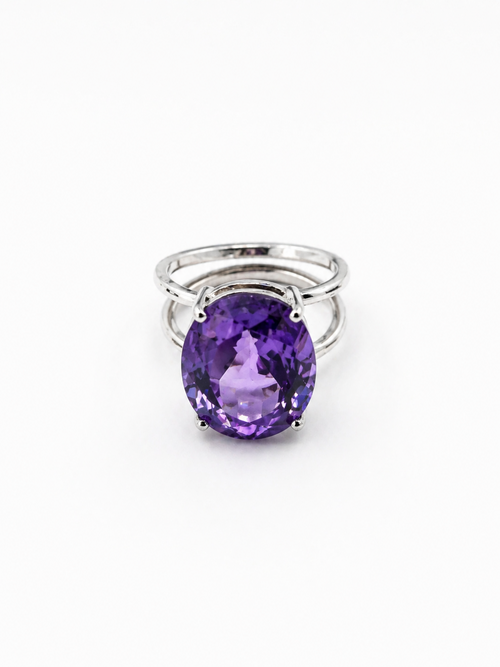 Anillo de Amatista facetada oval con plata 925