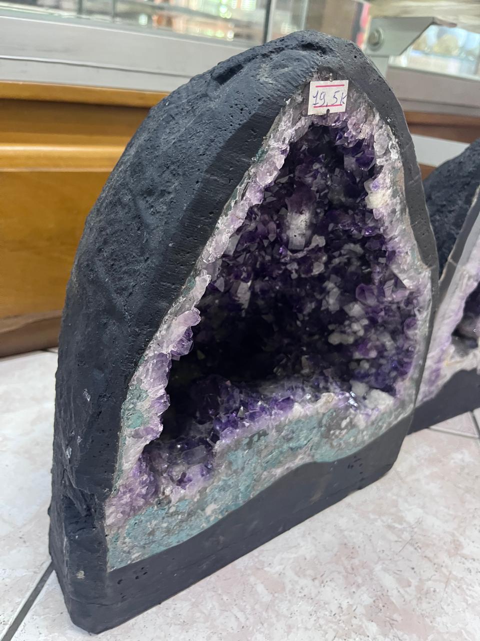 Hermosa geoda de Cuarzo Amatista