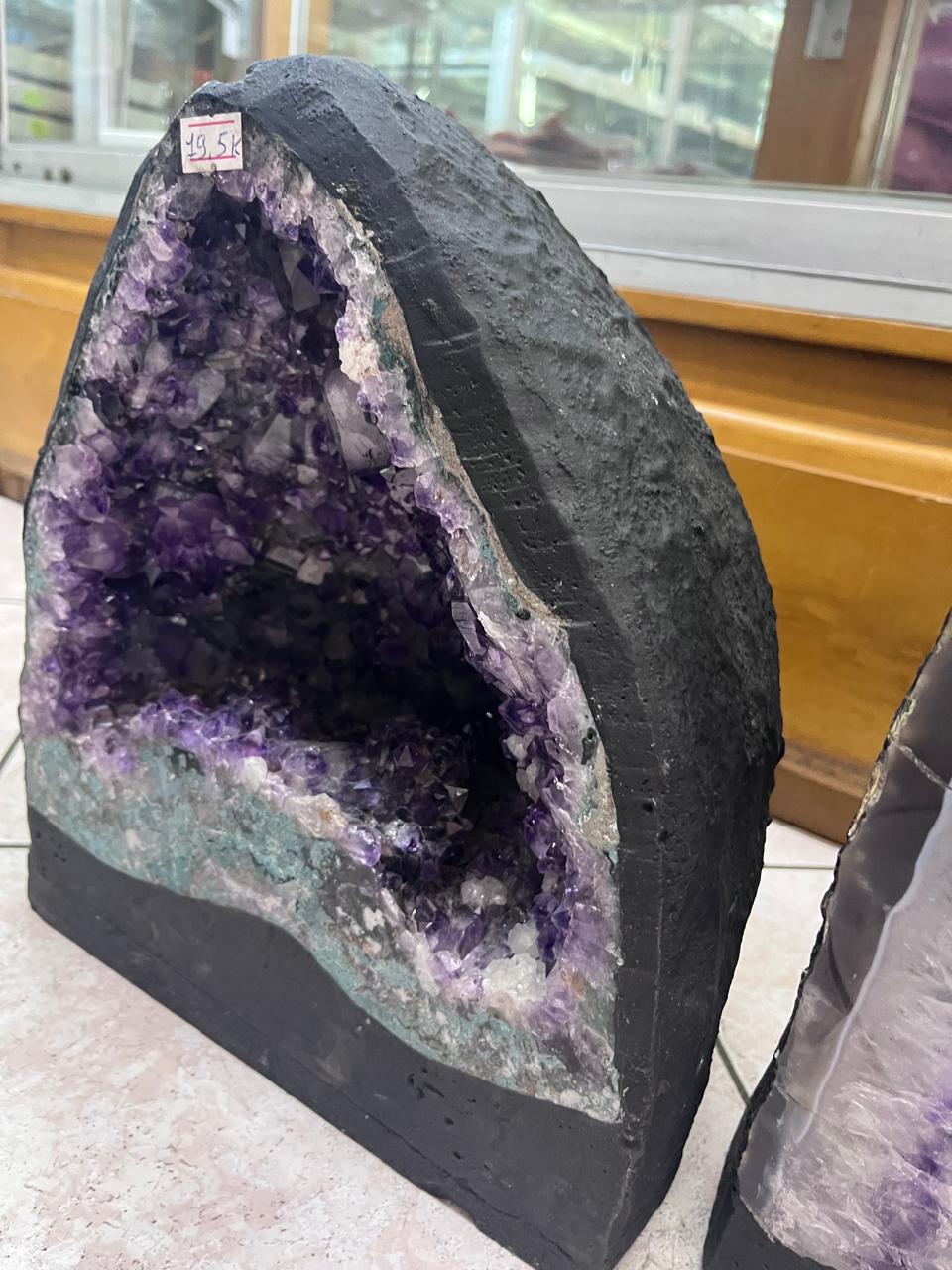 Hermosa geoda de Cuarzo Amatista